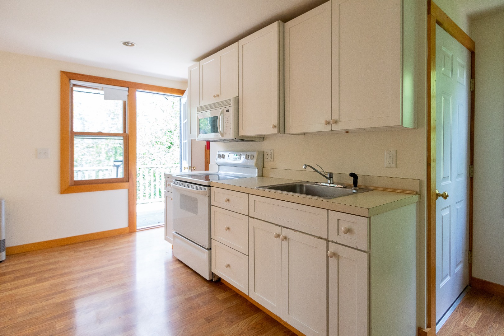 17 Bartlett Road Nantucket, MA 02554 - Photo 28 of 30 Garage Apartment Kitchen
