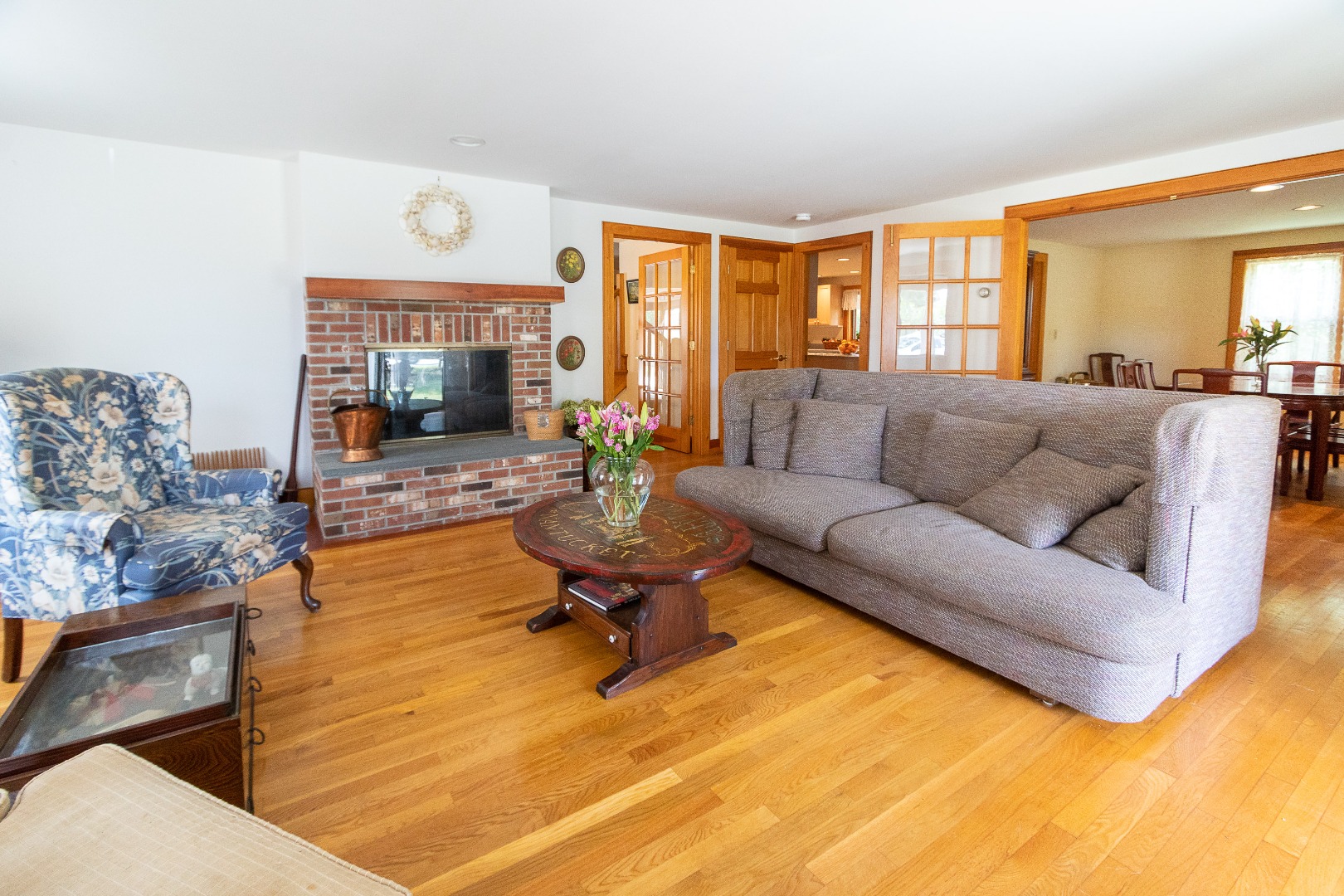 17 Bartlett Road Nantucket, MA 02554 - Photo 4 of 30 Living Room off Front entryway/covered porch