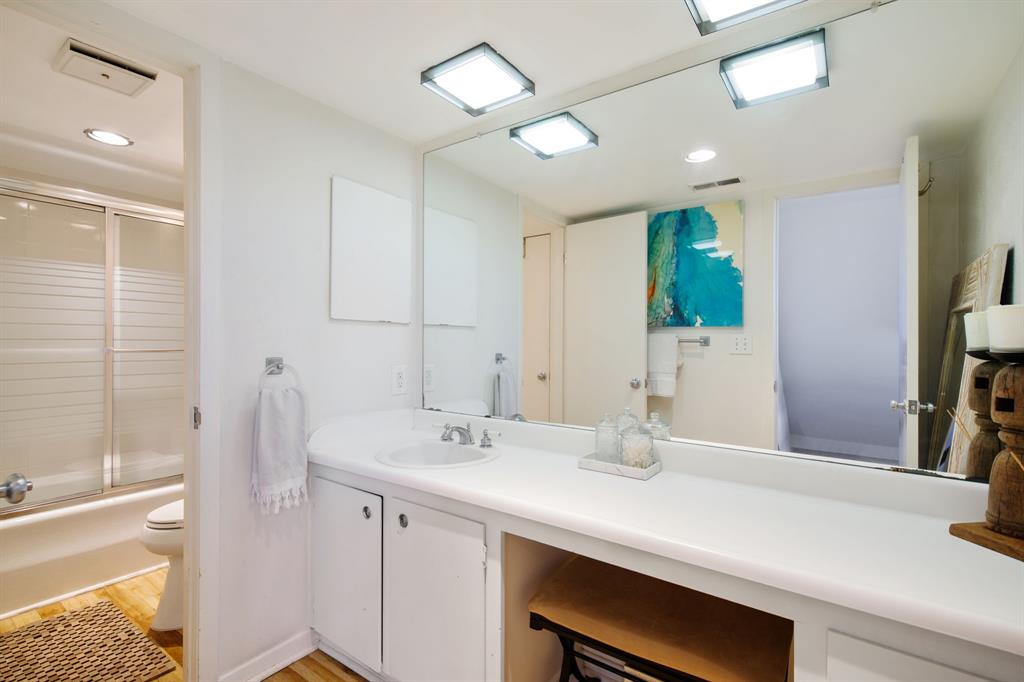 3161 Brincrest Circle Farmers Branch, TX 75234 - Photo 20 of 39