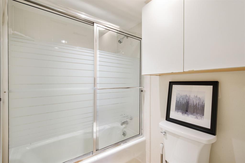 3161 Brincrest Circle Farmers Branch, TX 75234 - Photo 21 of 39