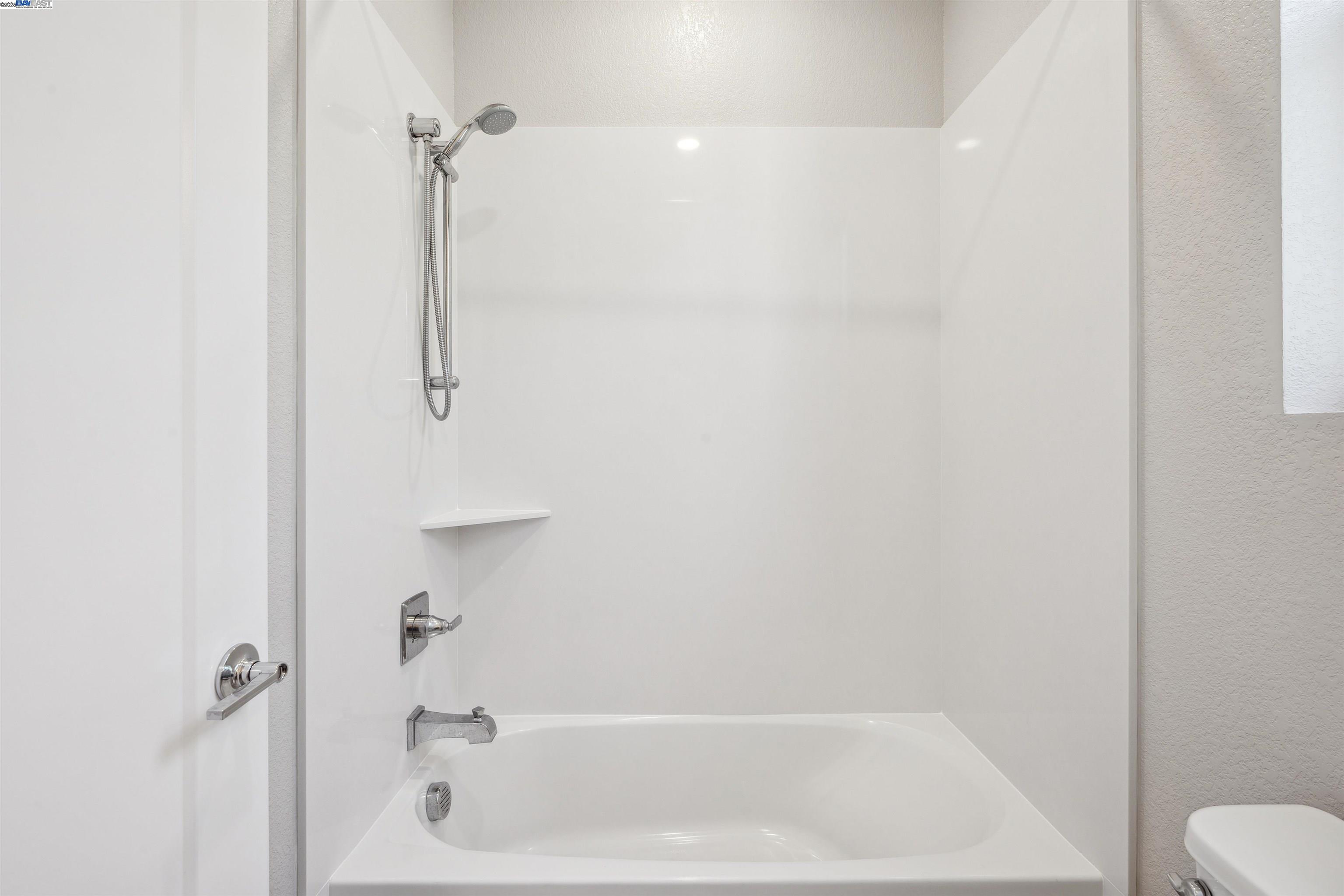 5813 Huntley Avenue Dublin, CA 94568 - Photo 32 of 56