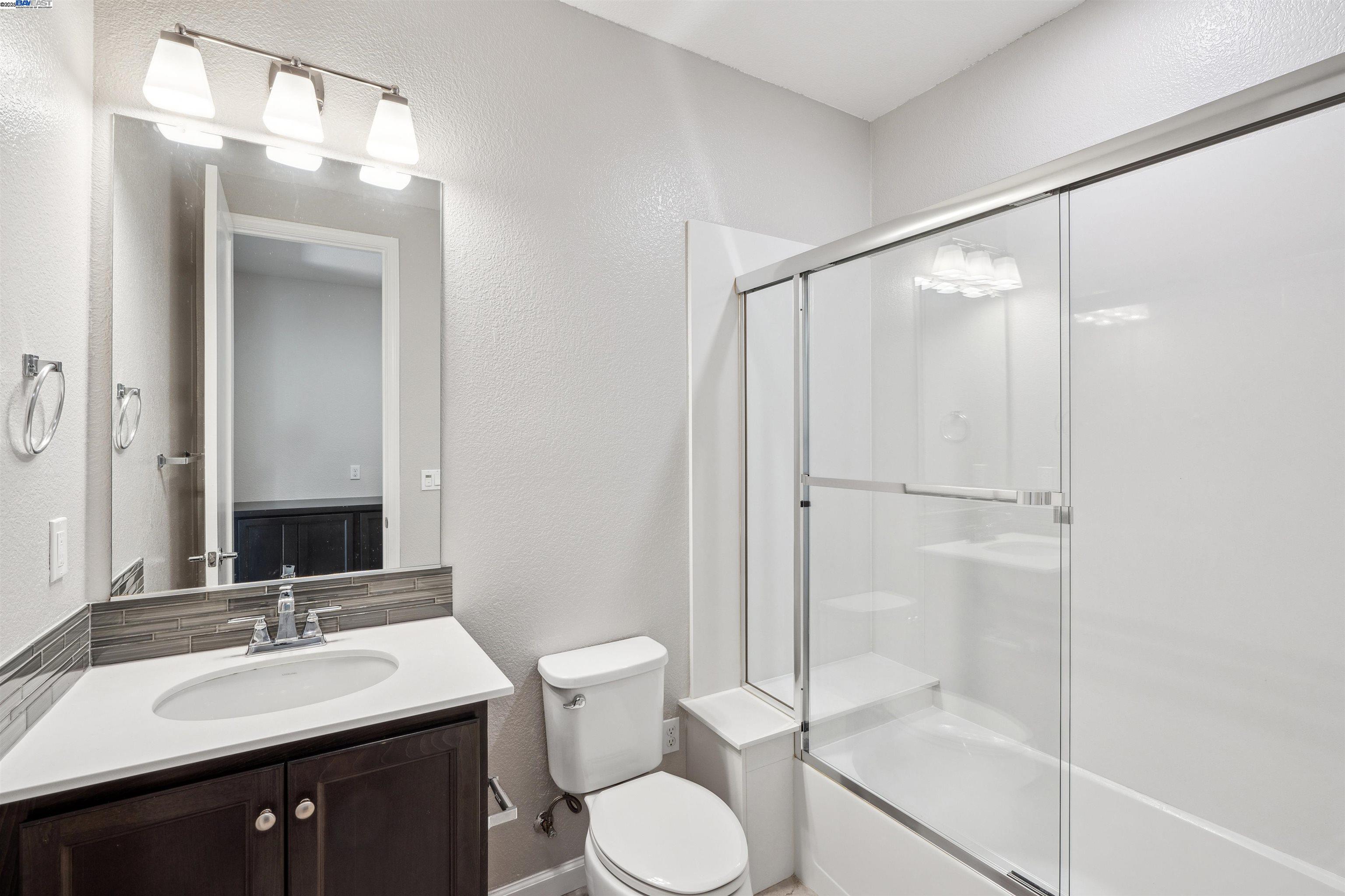 5813 Huntley Avenue Dublin, CA 94568 - Photo 8 of 56