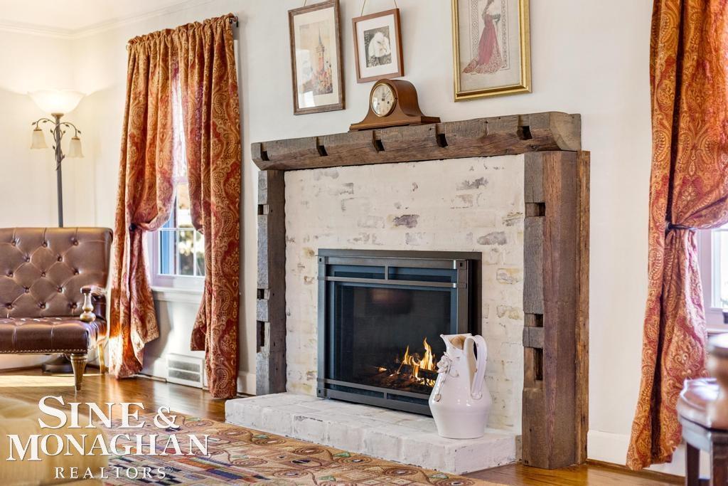 1379 Hampton Road Grosse Pointe Woods, MI 48236 - Photo 5 of 42