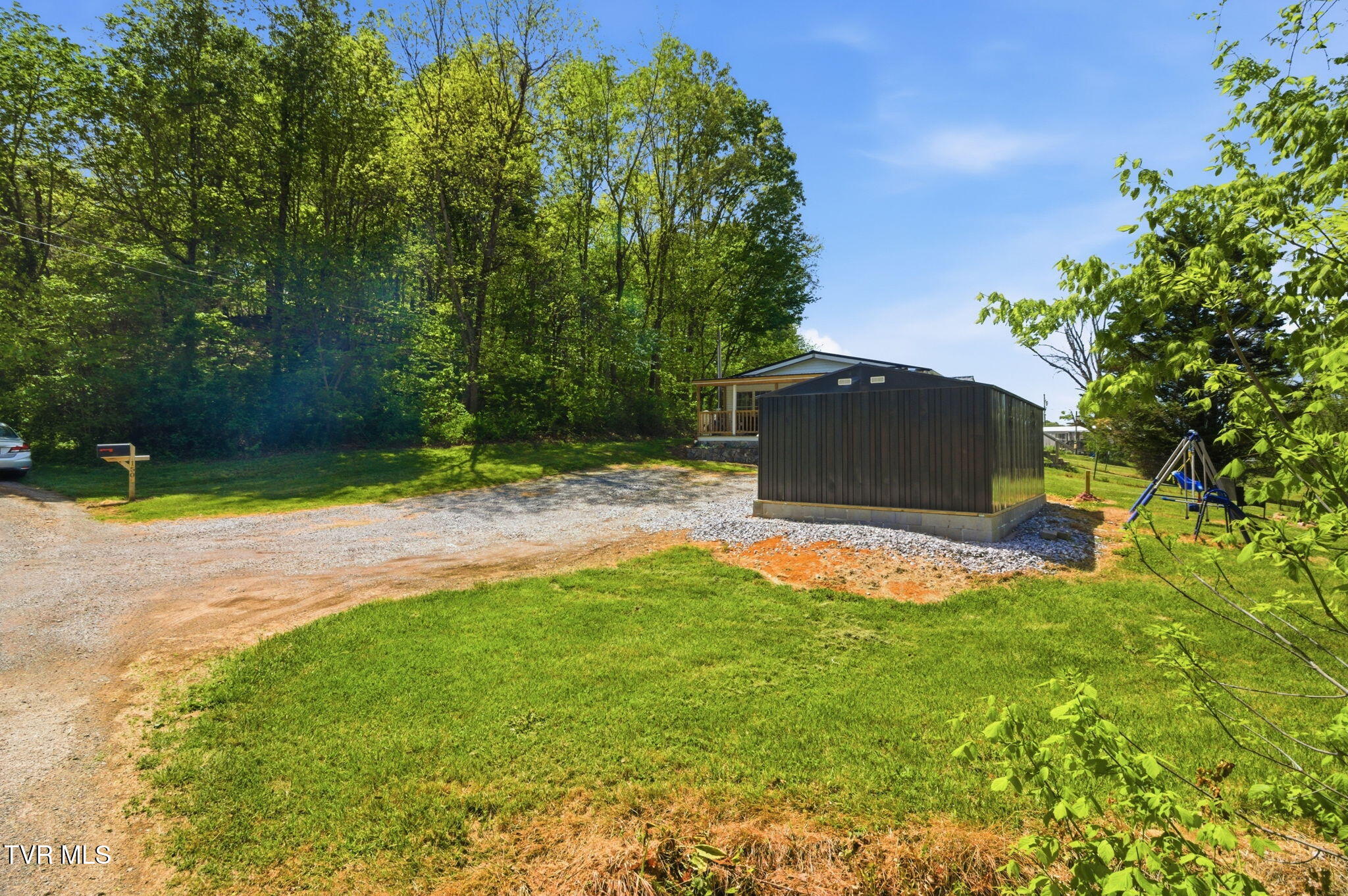 150 Carlton Ridge Lane Greeneville, TN 37745 - Photo 3 of 34 3-web-or-mls-DZ3A1753