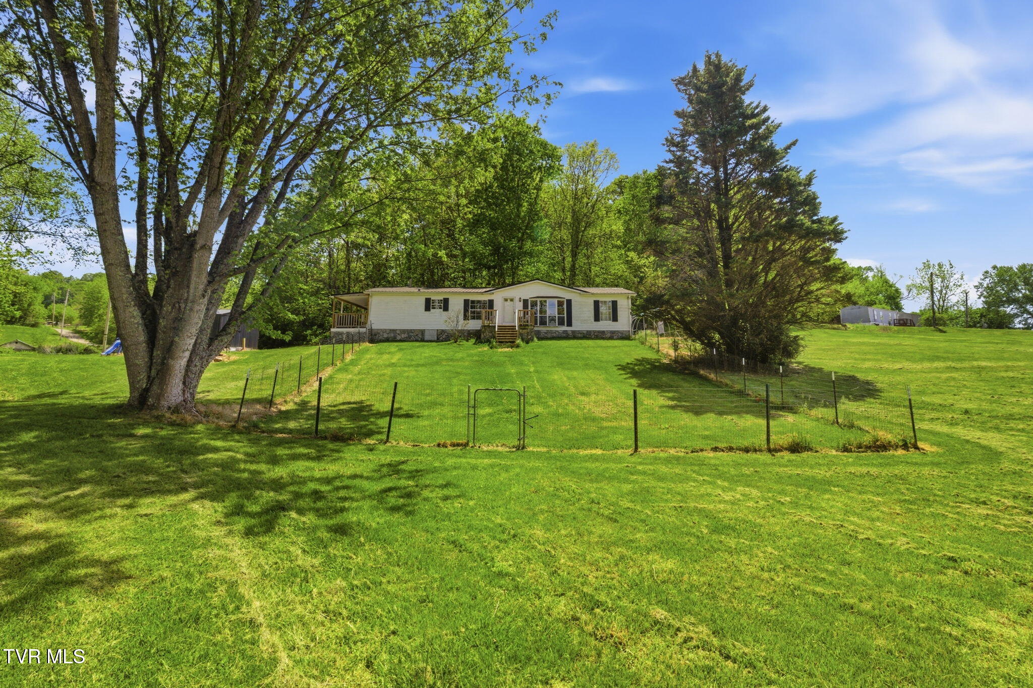 150 Carlton Ridge Lane Greeneville, TN 37745 - Photo 6 of 34 6-web-or-mls-DZ3A1765