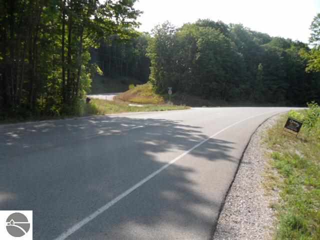 3550 North Putnam Road Suttons Bay, MI 49682 - Photo 16 of 37 1747288-15.JPG