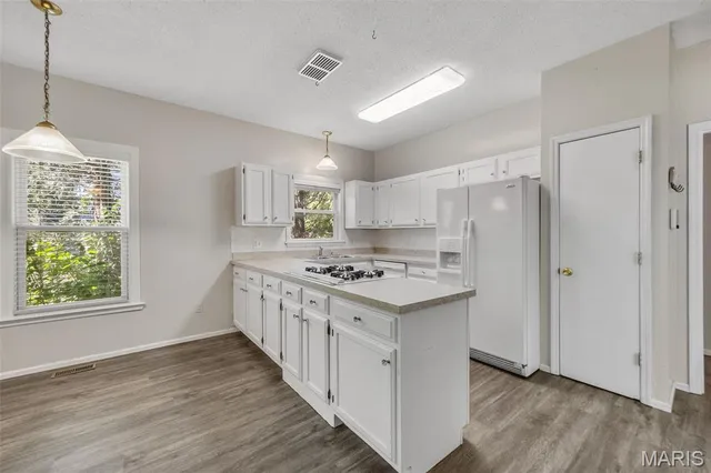 $375,000 | 9810 Big Bend Road, Crestwood, MO 63126