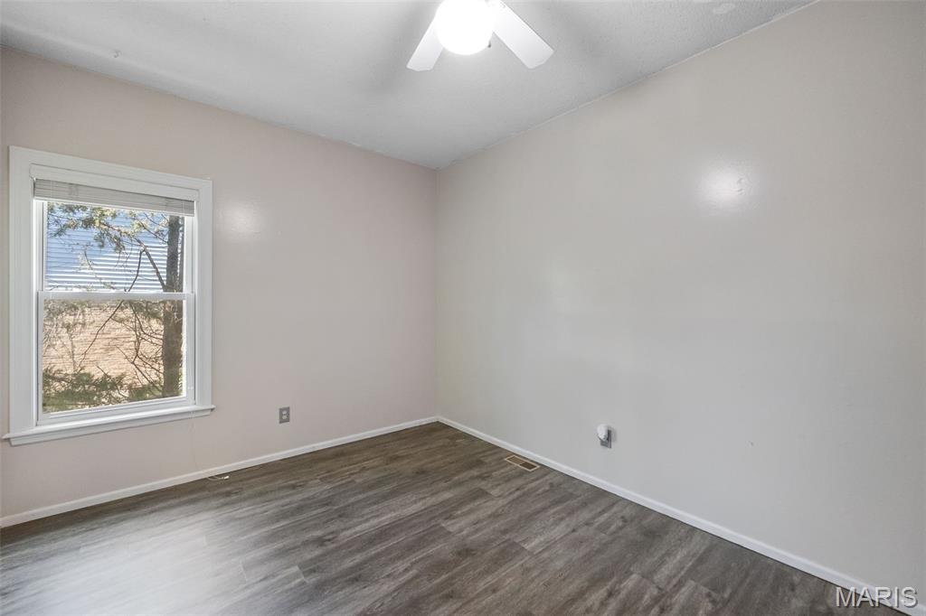 9810 Big Bend Road Crestwood, MO 63126 - Photo 18 of 34