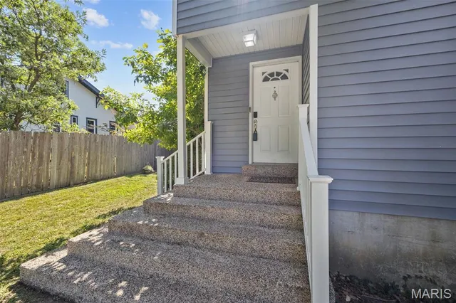 $375,000 | 9810 Big Bend Road, Crestwood, MO 63126