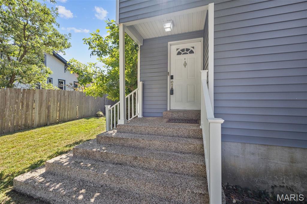 9810 Big Bend Road Crestwood, MO 63126 - Photo 2 of 34