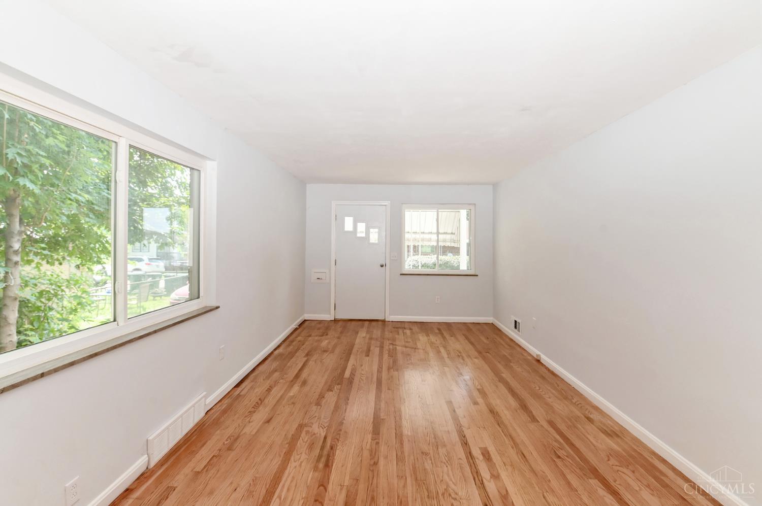 5702 Hunter Avenue Norwood, OH 45212 - Photo 5 of 30