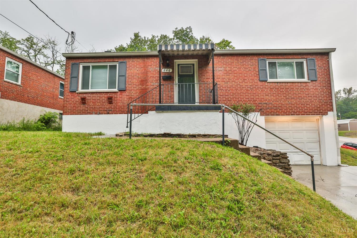 246 Ridgeway Road Cincinnati, OH 45216 - Photo 2 of 26