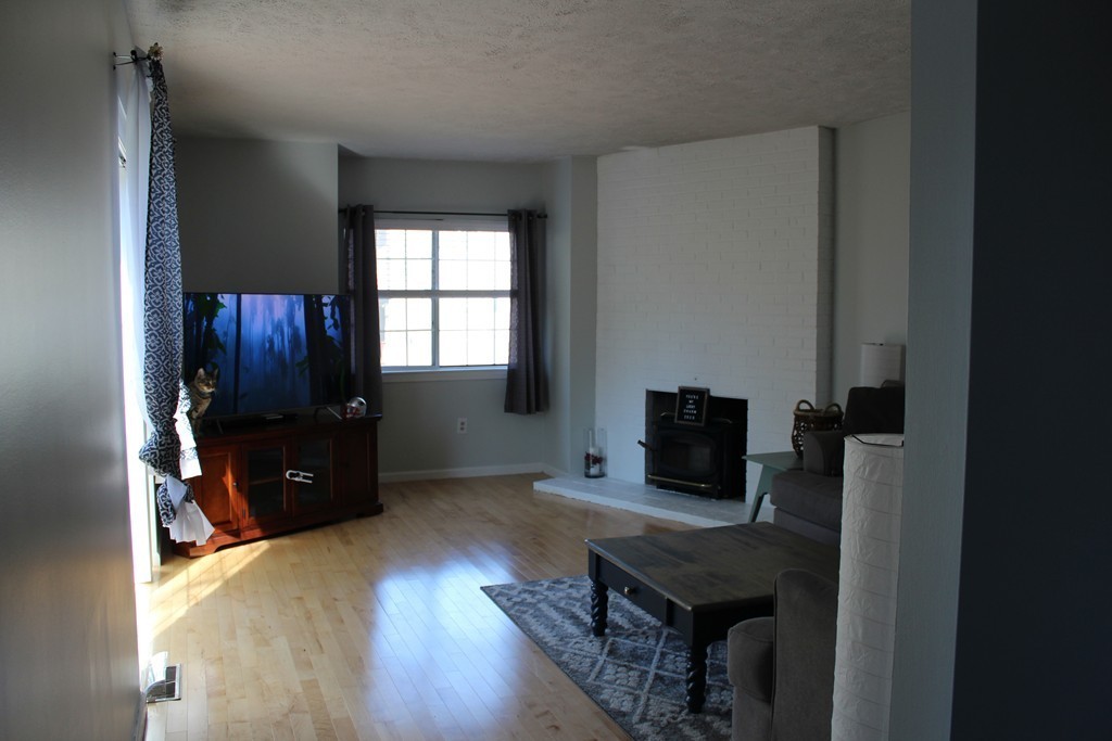 41 East Bluff Road, Unit 41 Ashland, MA 01721 - Photo 6 of 29 Gallery Image 6