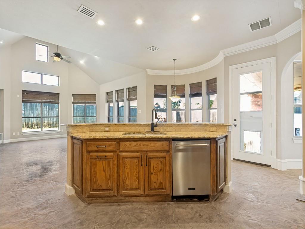 4304 Tree House Lane Corinth, TX 76208 - Photo 10 of 25