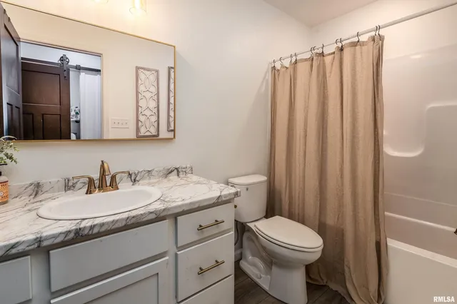 $229,900 | 306 Pennsylvania Avenue, Carterville, IL 62918