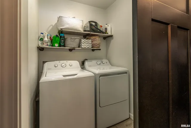 $229,900 | 306 Pennsylvania Avenue, Carterville, IL 62918