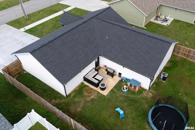 $229,900 | 306 Pennsylvania Avenue, Carterville, IL 62918