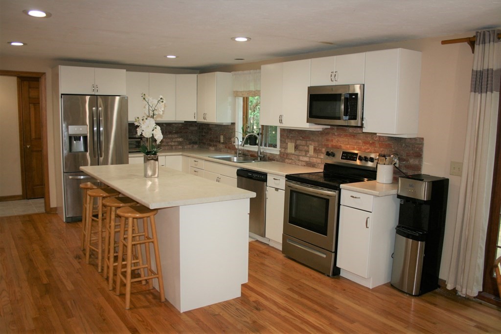 6 Elliott Road Sterling, MA 01564 - Photo 2 of 39 Gallery Image 2
