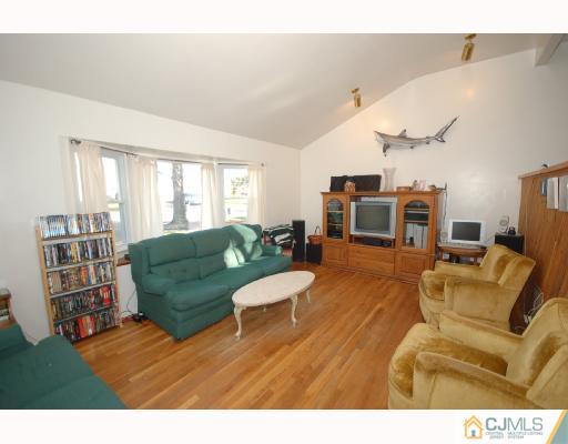 24 Academic Road East Brunswick, NJ 08816 - Photo 2 of 10 Gallery Image 2