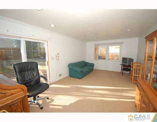 24 Academic Road East Brunswick, NJ 08816 - Photo 4 of 10 Gallery Image 4