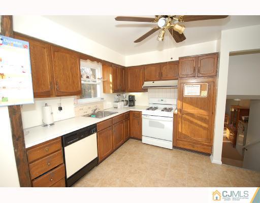 24 Academic Road East Brunswick, NJ 08816 - Photo 5 of 10 Gallery Image 5
