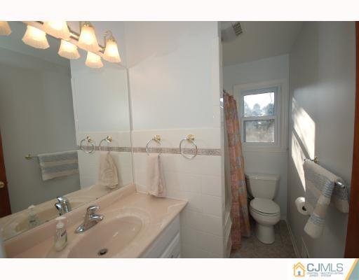 24 Academic Road East Brunswick, NJ 08816 - Photo 7 of 10 Gallery Image 7