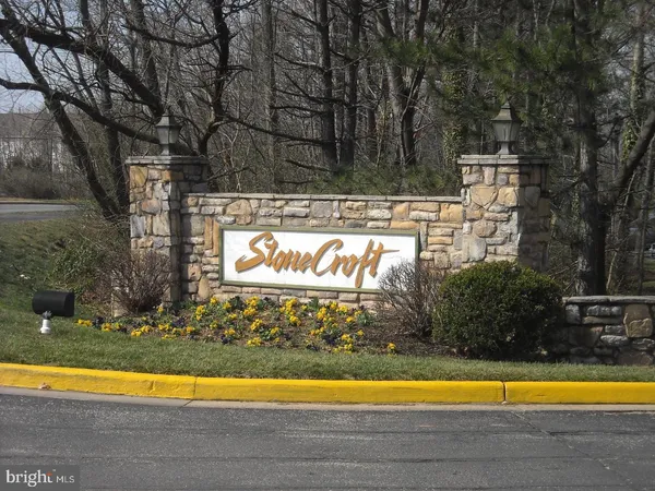 $1,890 | 4401 Sedgehurst Drive, Unit 303, Fairfax, VA 22033