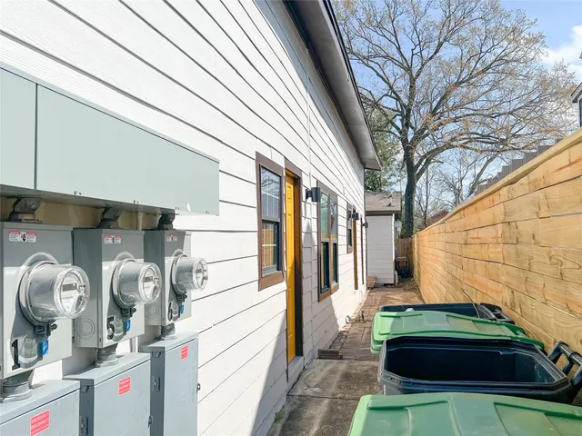 $750 | 201 Eastwood Street, Unit 2, Houston, TX 77011