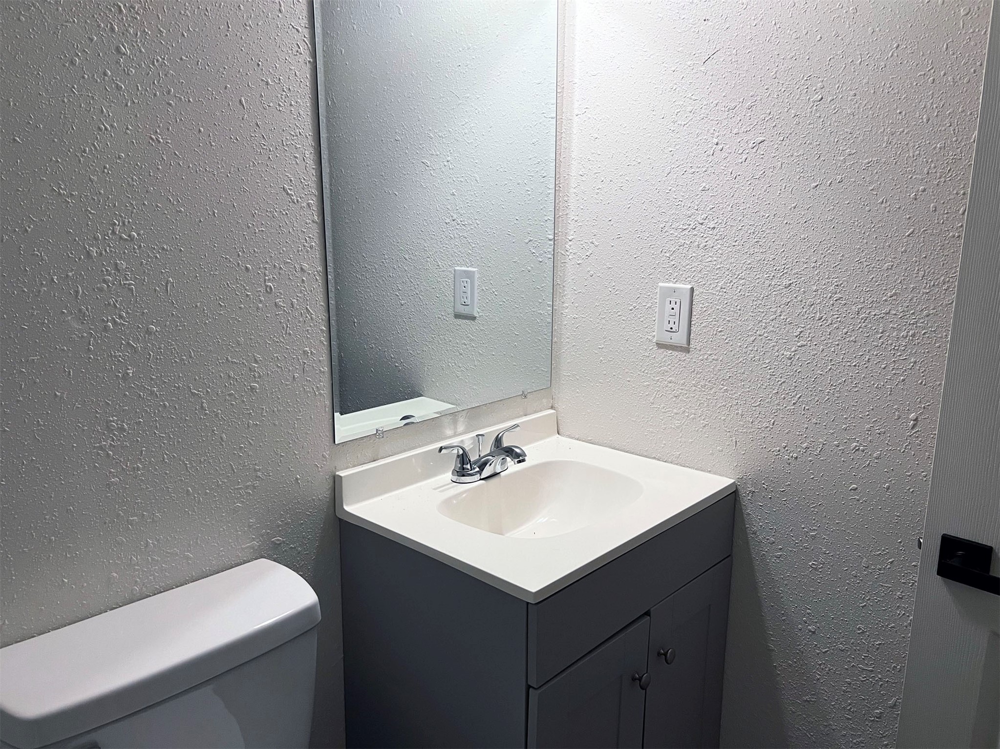 201 Eastwood Street, Unit 2 Houston, TX 77011 - Photo 5 of 16