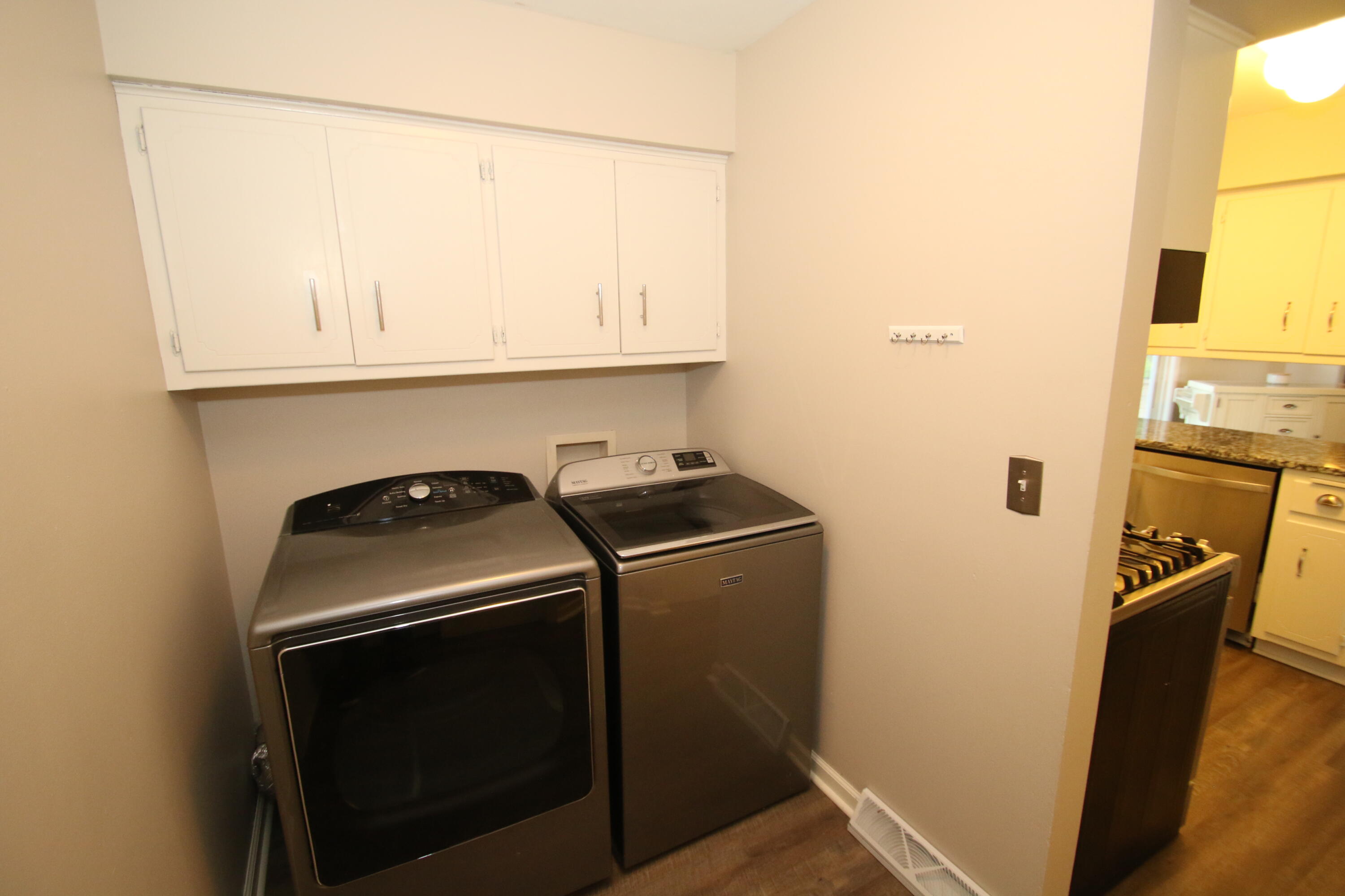 1400 South Ridgeway Road New Berlin, WI 53146 - Photo 14 of 31 Laundry