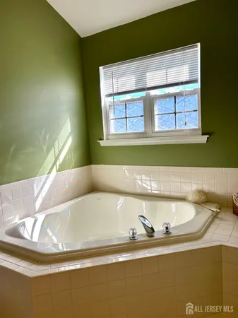 $3,400 | 39 Rozalyn Lane, South Amboy, NJ 08879