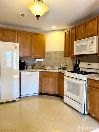 $3,400 | 39 Rozalyn Lane, South Amboy, NJ 08879