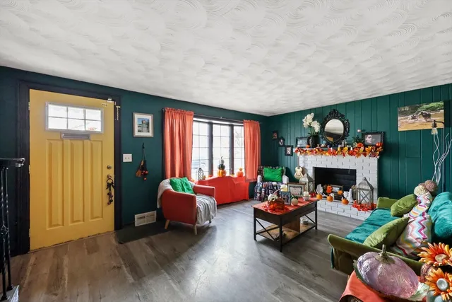 $340,000 | 83 Oklahoma Street, Springfield, MA 01104