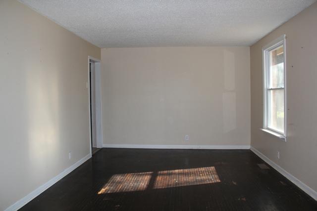 405 Notgrass Road Clarksville, TN 37042 - Photo 2 of 14 Living Room