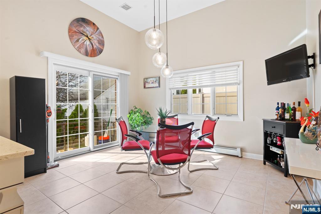 88 B Myrtle Avenue Edgewater, NJ 07020 - Photo 15 of 48