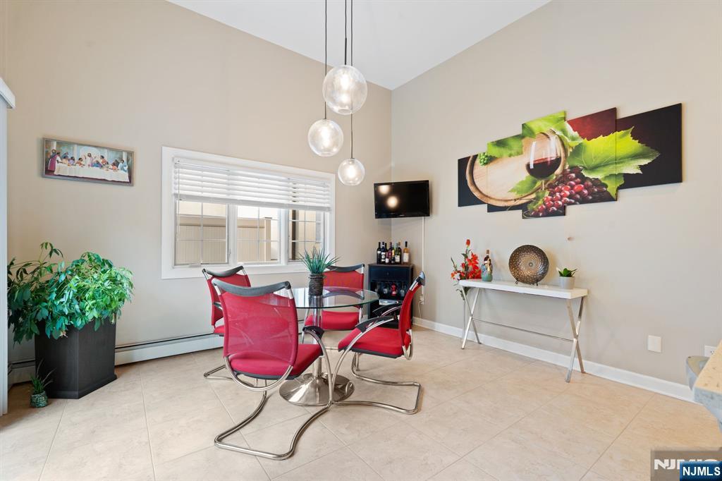 88 B Myrtle Avenue Edgewater, NJ 07020 - Photo 16 of 48