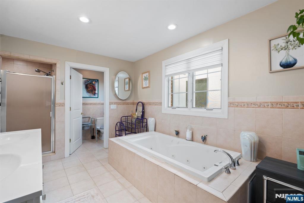 88 B Myrtle Avenue Edgewater, NJ 07020 - Photo 22 of 48