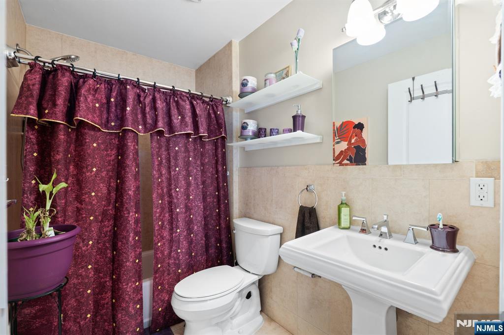 88 B Myrtle Avenue Edgewater, NJ 07020 - Photo 26 of 48