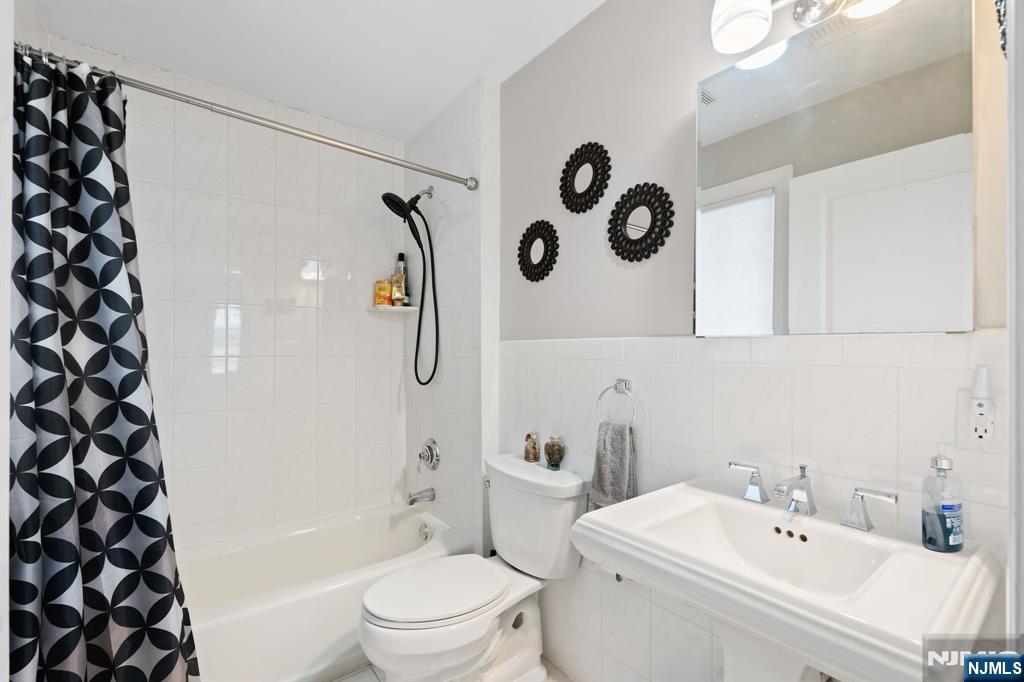 88 B Myrtle Avenue Edgewater, NJ 07020 - Photo 28 of 48