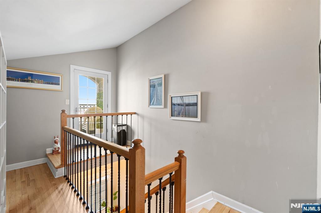 88 B Myrtle Avenue Edgewater, NJ 07020 - Photo 29 of 48