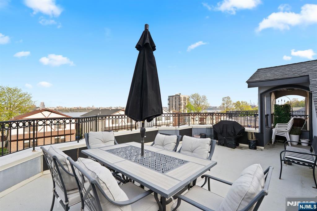 88 B Myrtle Avenue Edgewater, NJ 07020 - Photo 31 of 48