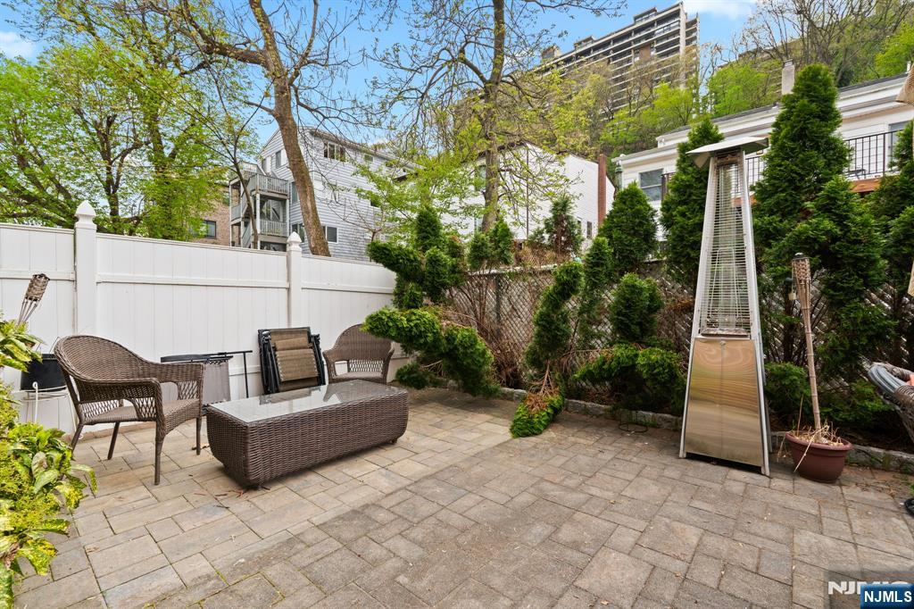 88 B Myrtle Avenue Edgewater, NJ 07020 - Photo 39 of 48