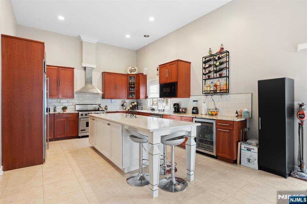 88 B Myrtle Avenue Edgewater, NJ 07020 - Photo 10 of 48
