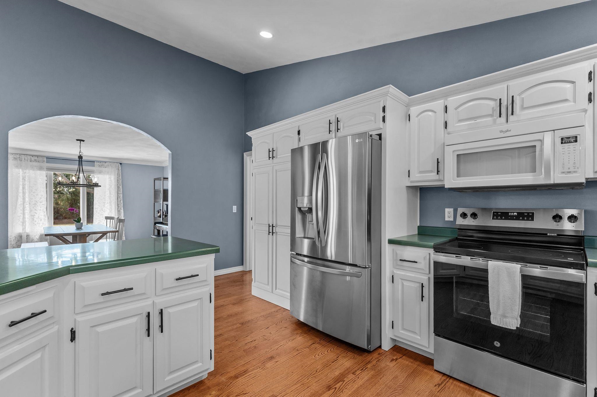 N274 Mueller Court Appleton, WI 54915 - Photo 5 of 42