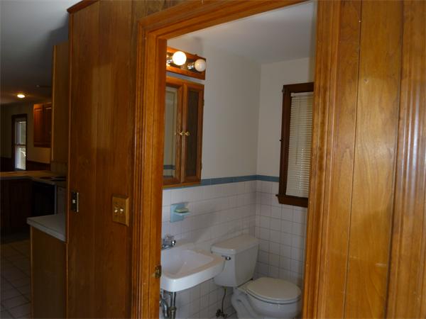 19 Regis Road Tewksbury, MA 01876 - Photo 5 of 17 Gallery Image 5