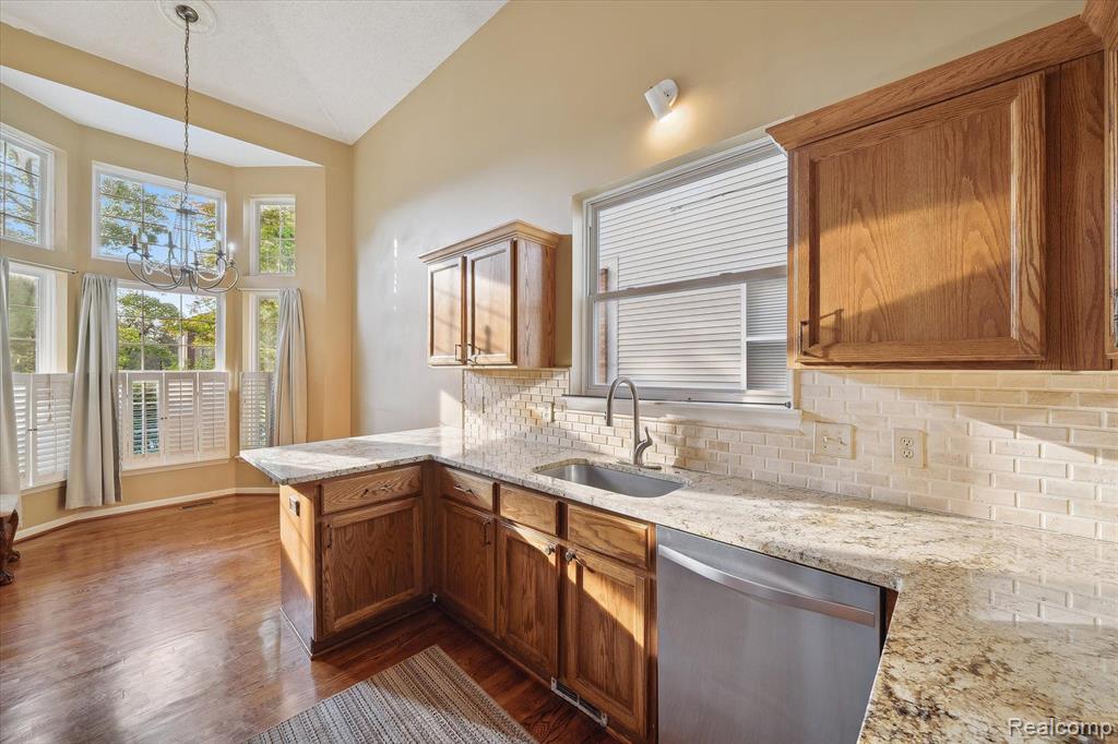 3244 Bridlewood Drive Rochester, MI 48306 - Photo 16 of 48