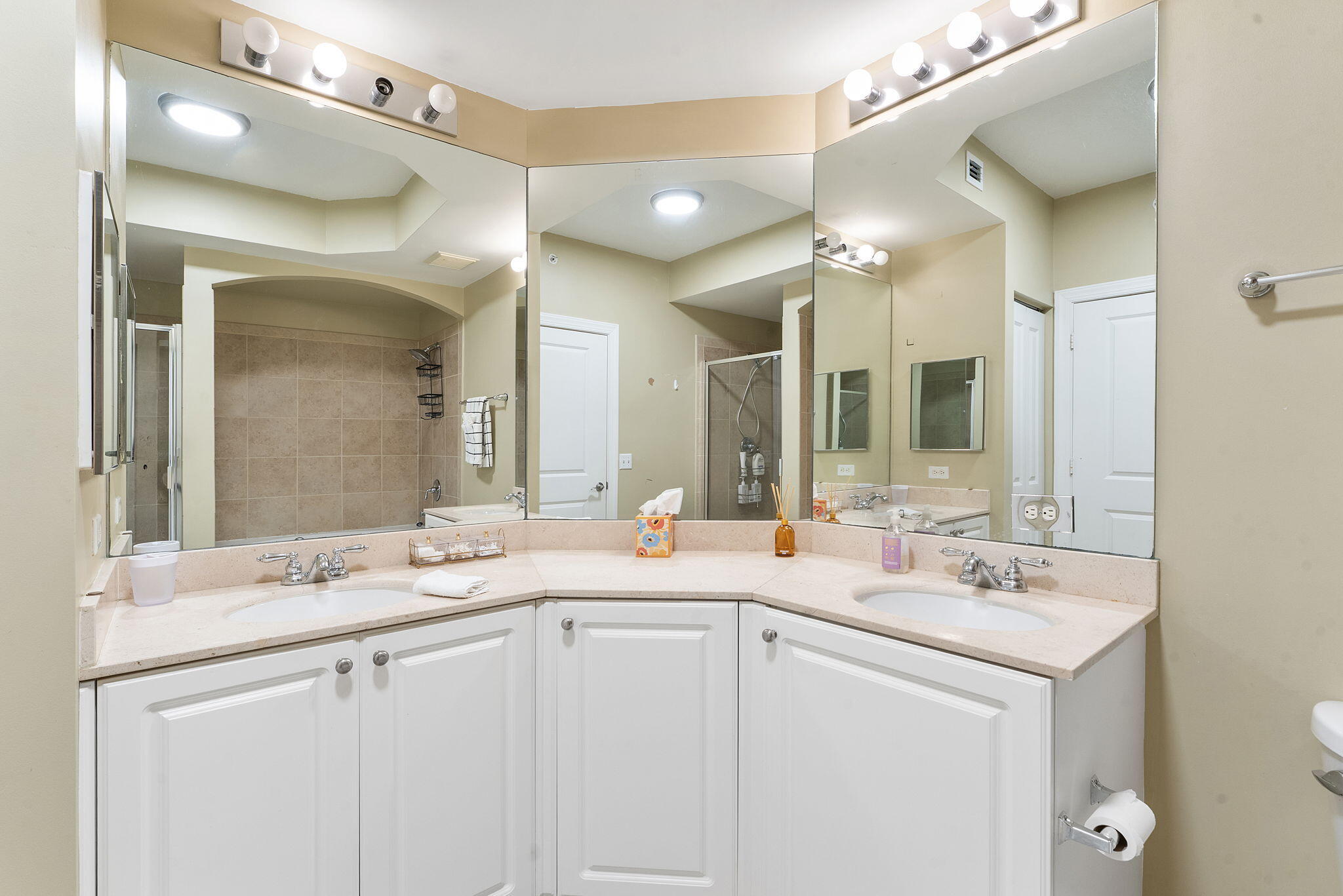 2 Renaissance Way, Unit 305 Boynton Beach, FL 33426 - Photo 22 of 45 RC 37
