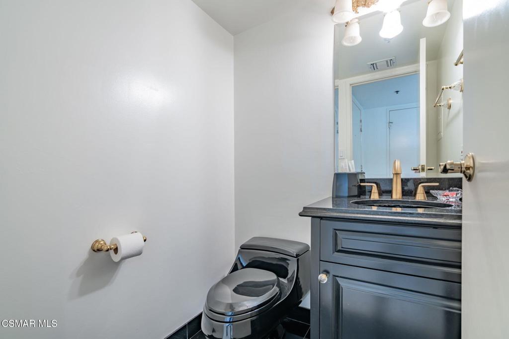 10660 Wilshire Boulevard, Unit 410 Los Angeles, CA 90024 - Photo 38 of 85