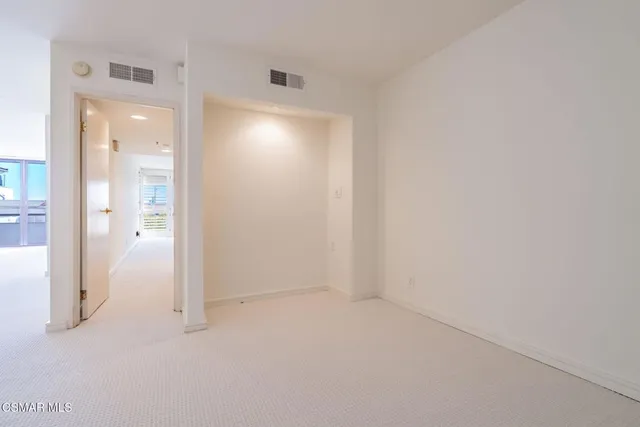 $1,139,000 | 10660 Wilshire Boulevard, Unit 410, Los Angeles, CA 90024