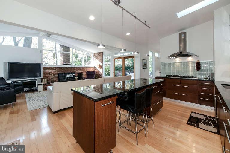 7526 Elba Road Alexandria, VA 22306 - Photo 5 of 30 Kitchen and Family Room